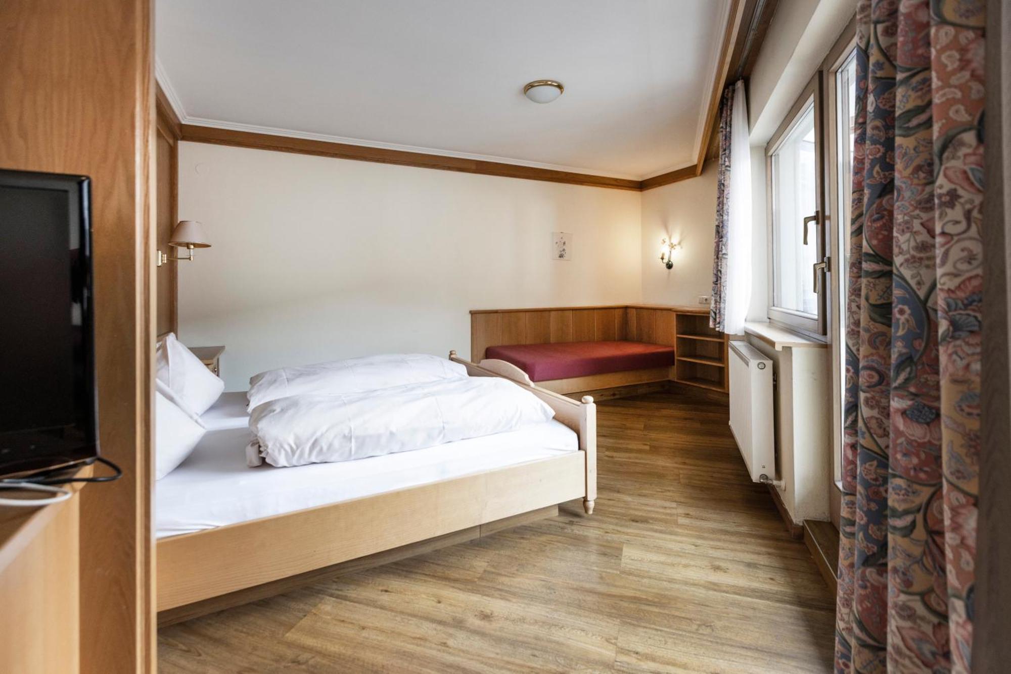 Heart Hotel Nordstern Майрхофен Экстерьер фото